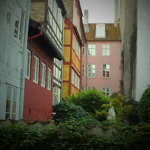 Sankt Annae 10 Guest house